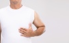 الأدوية وشفط الدهون خيارات علاج التثدي للرجال - المصدر: Shutterstock