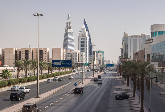 الطرق في السعودية ممهدة لمرور السيارات
