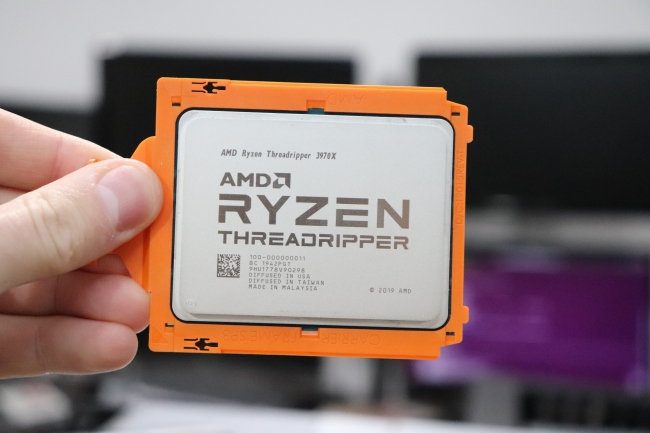 معالج AMD Ryzen Threadripper 3960X  يعد من افضل معالج لابتوب